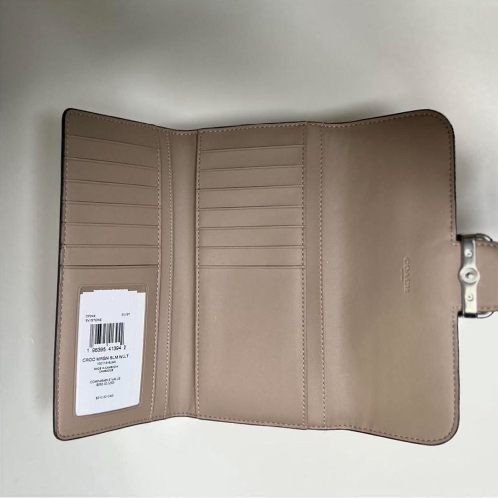Coach Morgan Slim Wallet - Picture 4 of 4